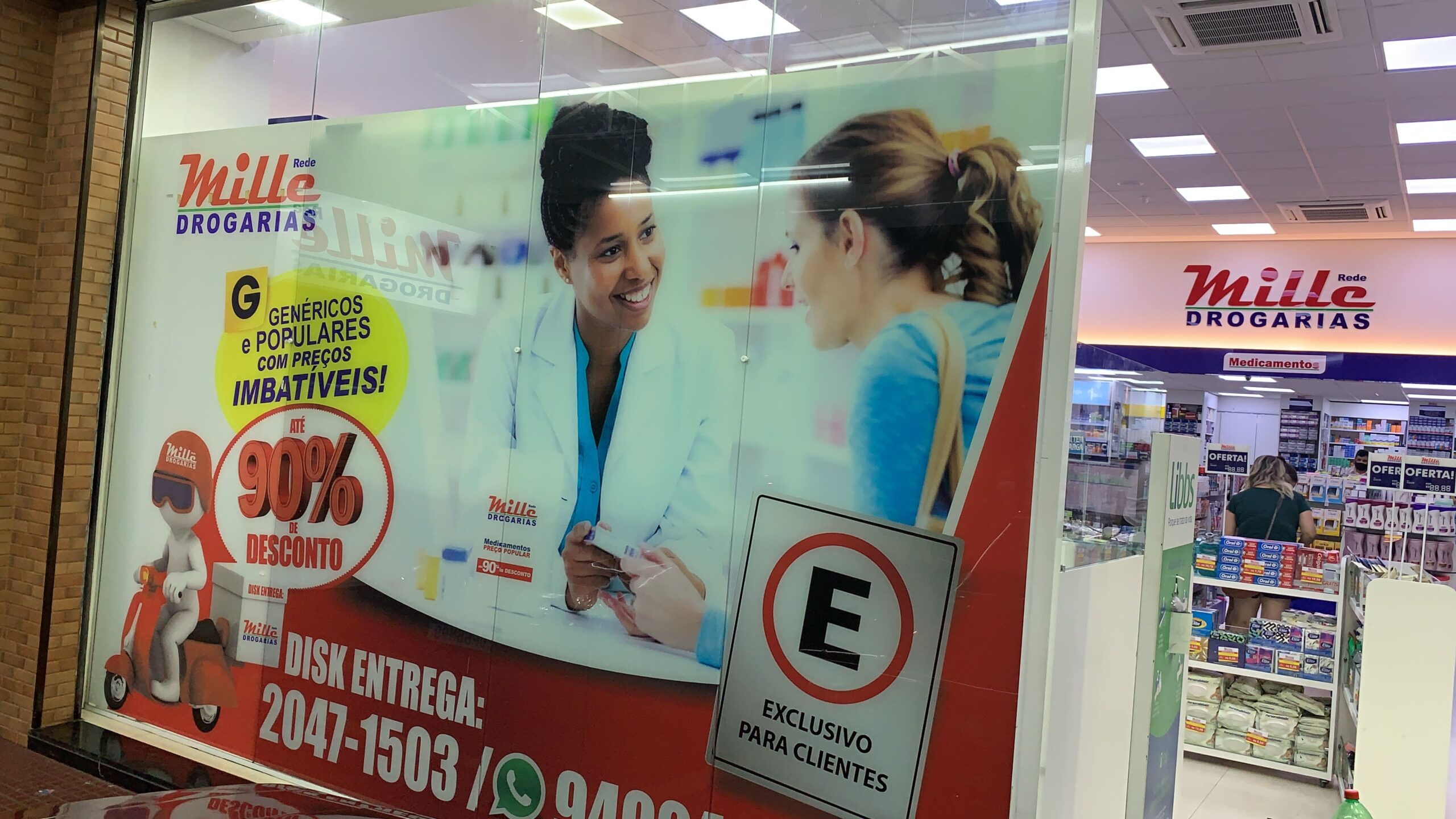 Adesivo UV com aplicação interna