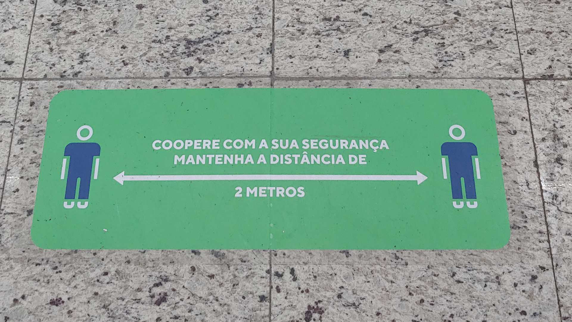 Adesivo de Chão Antiderrapante