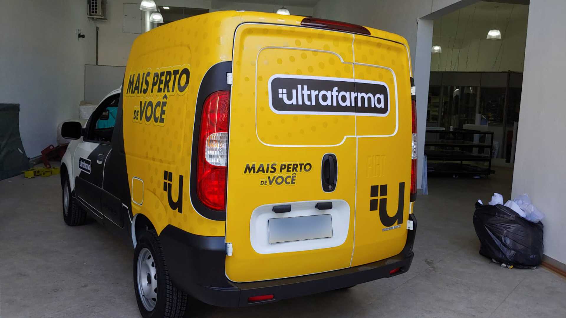 Envelopamento de Carro Ultrafarma