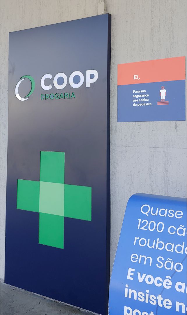 Totem em ACM com Iluminação LED